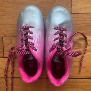 Little Kid Soccer Cleats - size 9